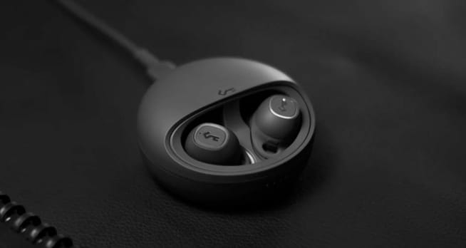 YX1 Earphones gallery image 2