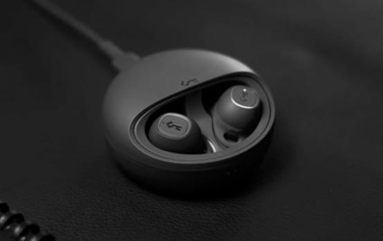 YX1 Earphones gallery image 2